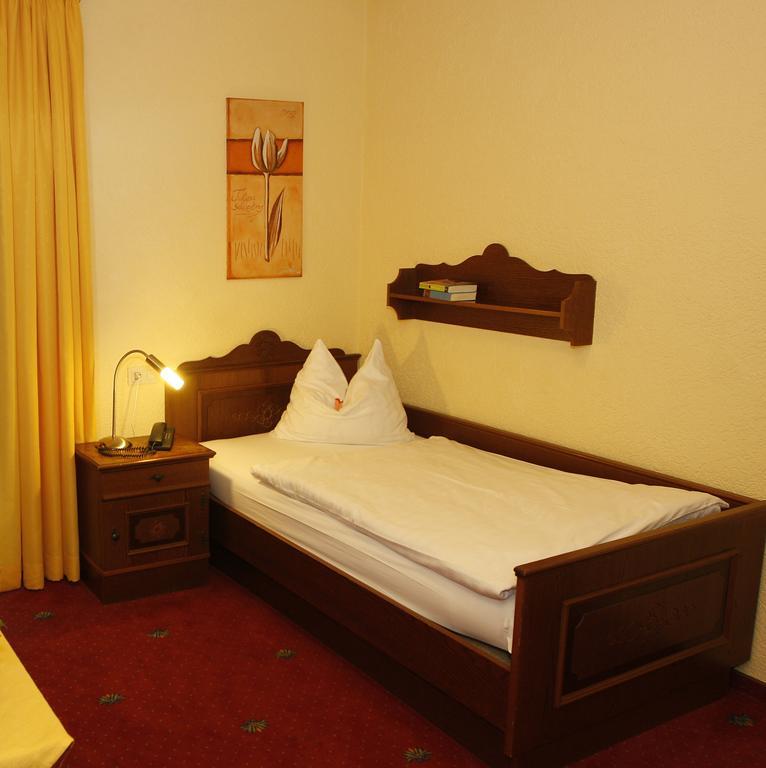 Waldhaus Eifel Otel Gondorf Oda fotoğraf